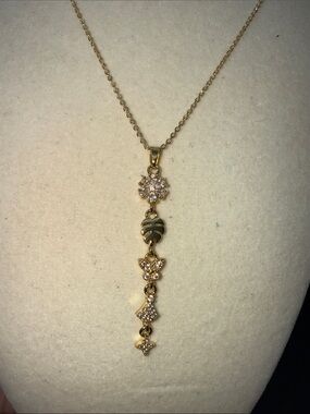 Adina Eden Gold Floral & Leaf Drop Pendant Necklace
